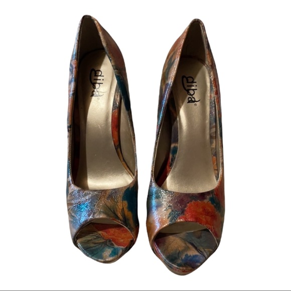 🌹 4/$30 DIBA VEGAN FLORAL PRINT HEELS - Picture 6 of 6